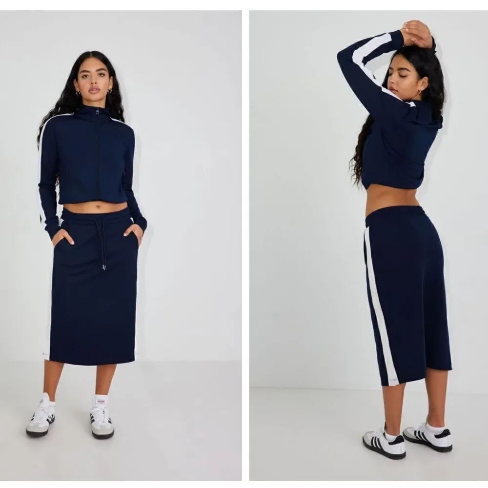 NWT Garage navy sporty midi skirt stripes at the side w pockets size s